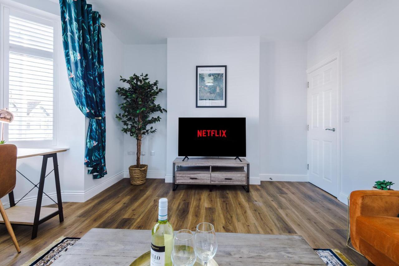 Westwood Lodge Serviced Apartment コヴェントリー エクステリア 写真