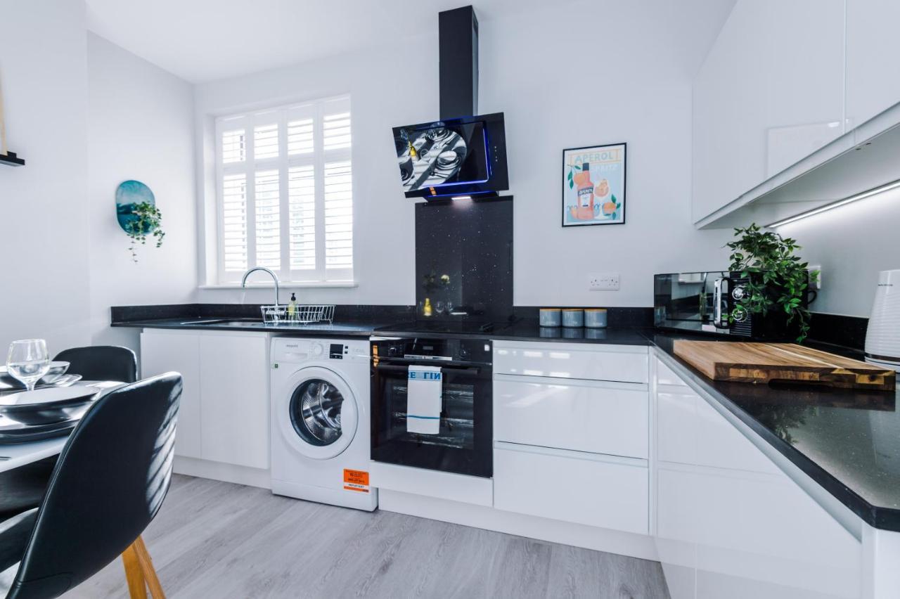 Westwood Lodge Serviced Apartment コヴェントリー エクステリア 写真